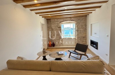 Šibenik, Zentrum, luxuriöse 150m² Wohnung mit Meerblick