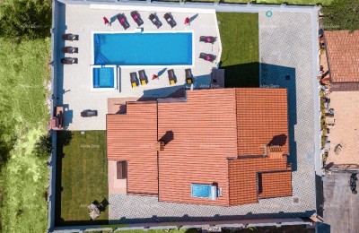 Hause mit Pool und Jacuzzi!