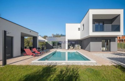 Wunderschöne moderne Villa mit Pool, Poreč, 7 km vom Meer entfernt