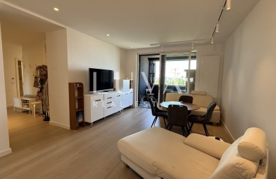 Zagreb, Heinzelova-Straße, VMD, 3-Zimmer-Wohnung mit Sauna und Garage, 128 m² NNF