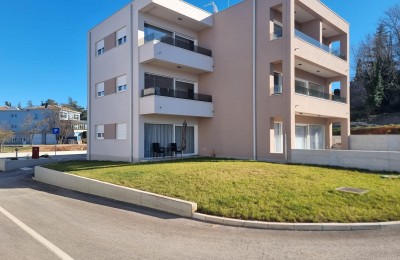 Zum Verkauf steht eine Wohnung in einem Neubau