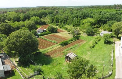 Bereich Poreč, Baugrundstück 1700 m2