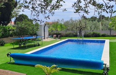 Fažana, Haus mit Pool 500 m vom Meer entfernt