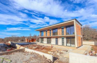 Villa Black Beauty / Vielleicht ist das genau Ihre neue Adresse in Istrien? Sie wird nach dem „Schlüsselfertig“-System gebaut.