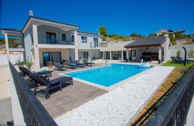 Rogoznica, Luxusvilla mit Pool und Panoramablick auf das Meer, Verkauf