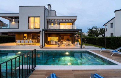 Moderne Villa mit Meerblick, Poreč, 900 m vom Meer entfernt