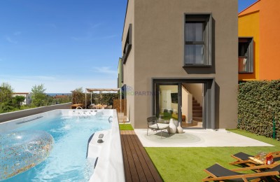 Istrien, Poreč, ein wunderschönes Haus in letzter Reihe in der Nähe des Meeres und der Stadt