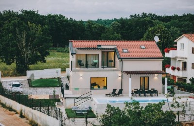 Ein wunderschönes Haus mit Garten im Herzen Istriens, in der Nähe von Tinjan