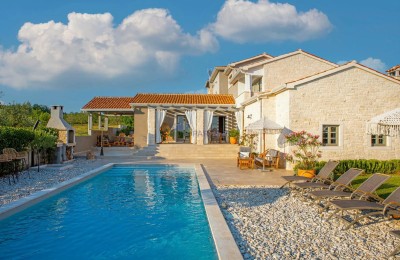 Wunderschöne mediterrane Villa, 12 km von Poreč entfernt