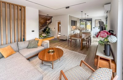 Modernes Haus mit Swimmingpool, 5 km von Poreč und dem Meer entfernt!