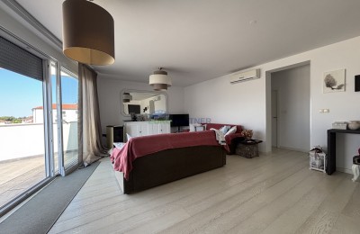Istrien, Novigrad, Designerwohnung mit Meerblick