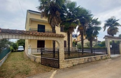 Einfamilienhaus zu verkaufen, 165 m2, Poreč