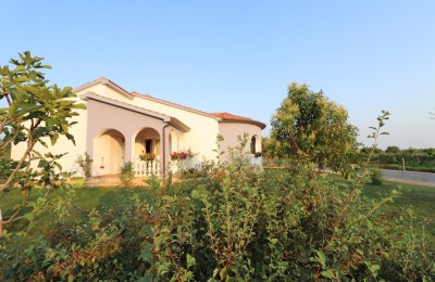 Gebiet Višnjan - einstöckiges Haus mit 3 Schlafzimmern und großem Garten