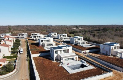 Neue Luxusvilla im Bau.