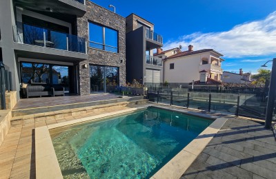 Wohnung mit Schwimmbad, Poreč, 3km vom Meer entfernt