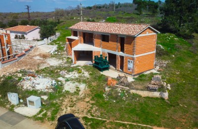 Haus im ROH-BAU, in der Nähe von Vrsar