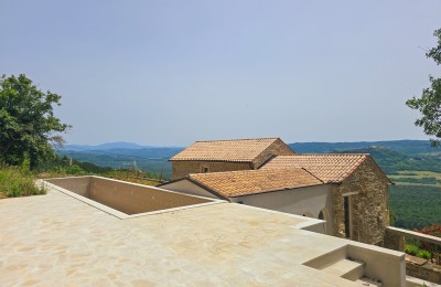 EINZIGARTIG AUF DEM MARKT! Wunderschöne Steinvilla mit Blick auf Motovun, Oprtalj, Istrien