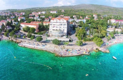 In der Nähe der Stadt Crikvenica bieten wir zum Verkauf ein 4****Hotel, am Meer