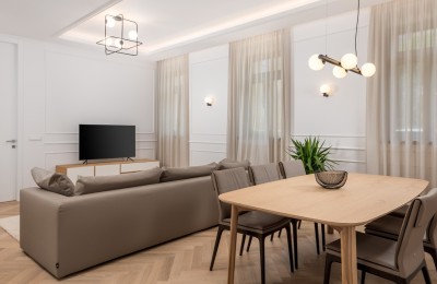 Opatija, Stadtzentrum, luxuriöse Wohnung 91,67 m² zu verkaufen