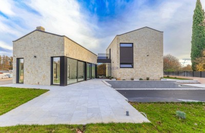 Wunderschöne moderne Villa 5 km von Poreč entfernt