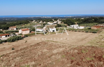 Kaštelir, Novigrad, Baugrundstück mit Baugenehmigung, 1.011 m²