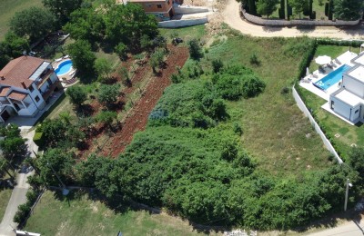 Poreč, Umgebung, Bauland für den Wohnungsbau, 10 km vom Meer entfernt