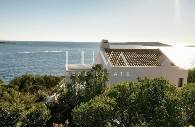 Vis, luxuriöse Villa mit Pool in der Nähe des Meeres zu verkaufen