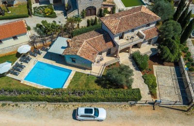 Steinvilla auf einem Hügel mit Meerblick, Poreč, Istrien